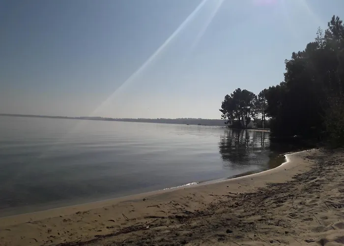 Maison Du Lac Avec Plage Privee